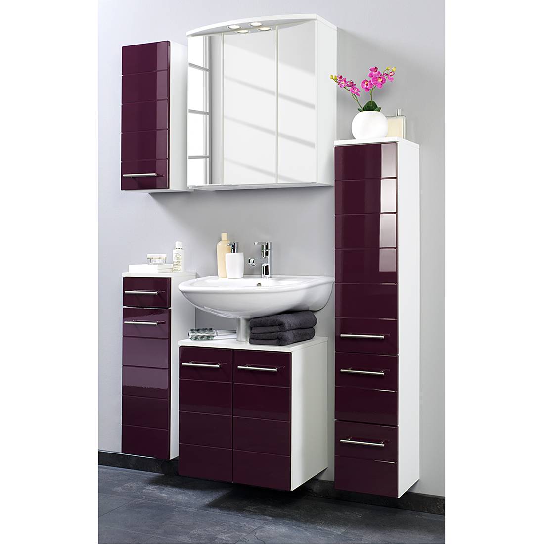 Salle de bain blanc et aubergine: article ambiances salle de bains ...